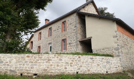 Rénovation d'une bâtisse en pierre dans le Puy-De-Dôme
